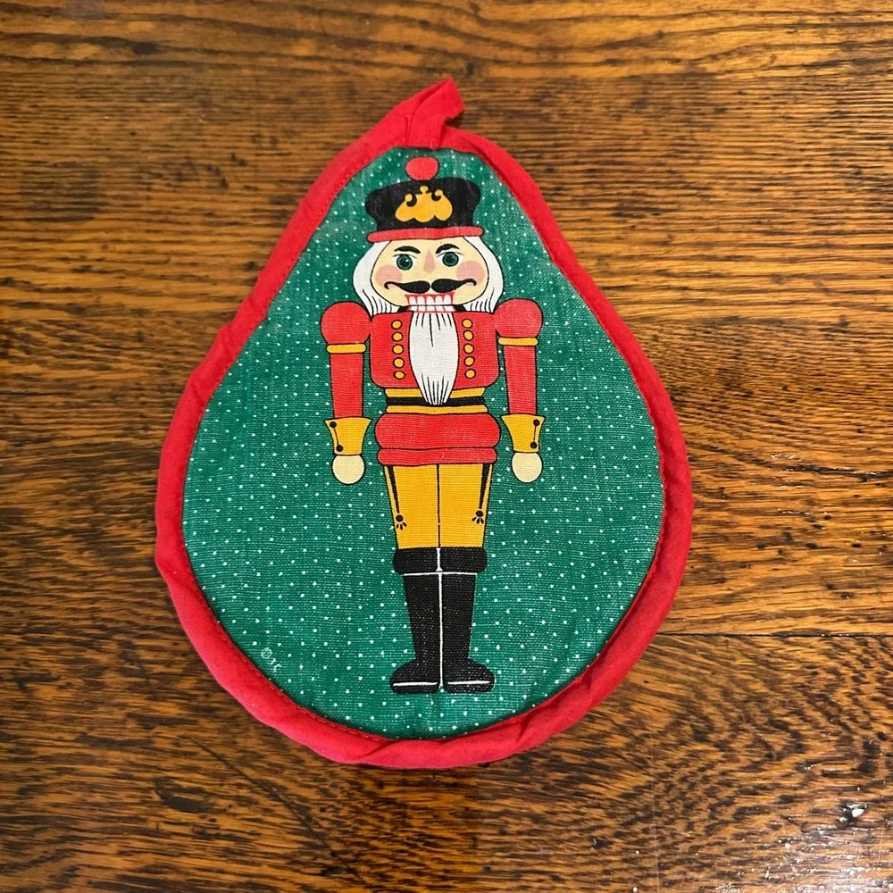 Vintage Christmas Nutcracker Pot Holder Red Green Quilted‎ Holiday Kitchen Decor